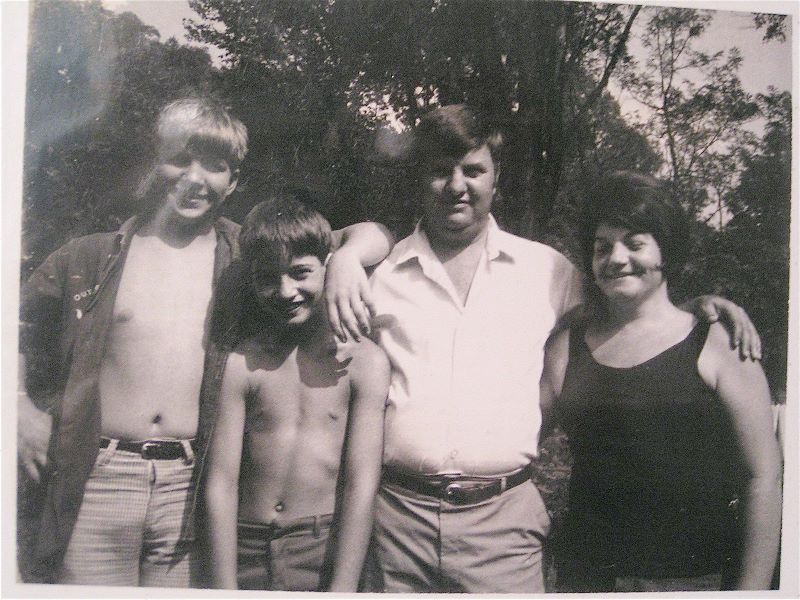 Stewart_family_blackstar_1965.jpg