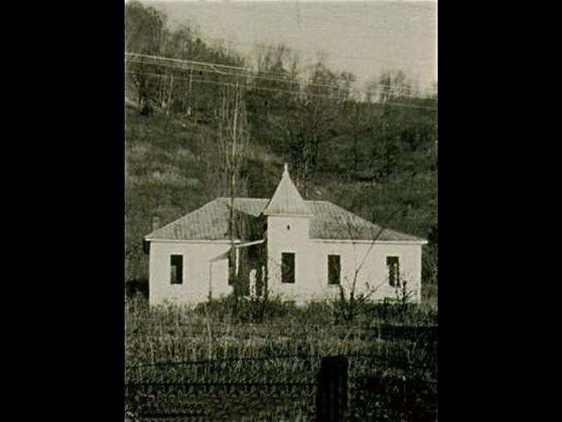 cardinal_schoolhouse.jpg